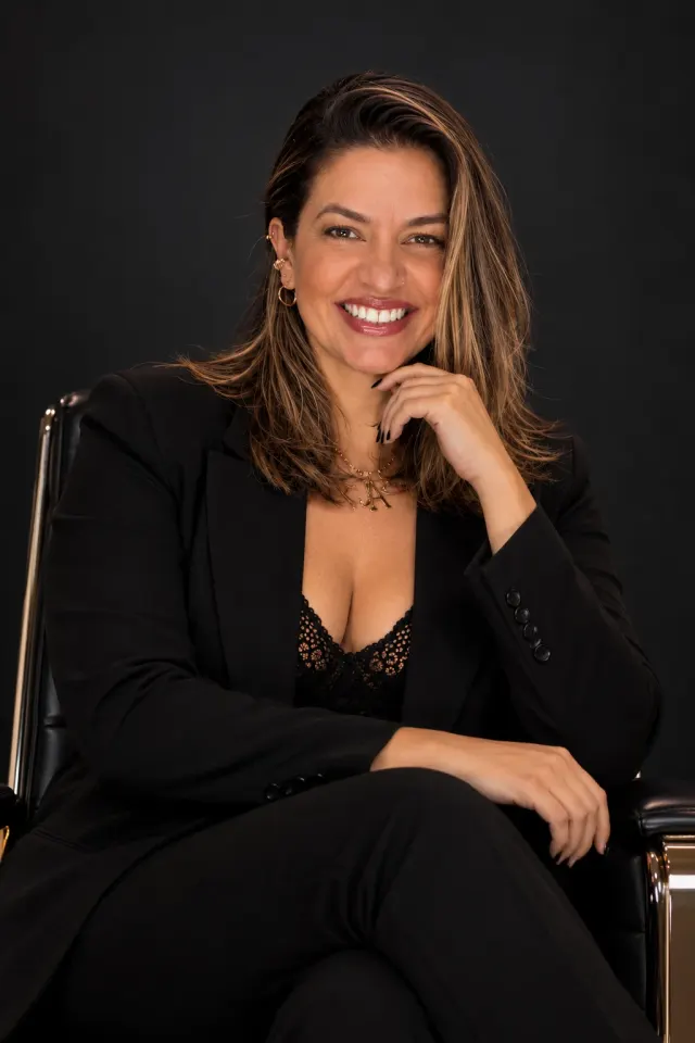 Dra. Ana Karinne Lira de Oliveira, advogada — OAB/RJ 202394